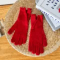 Guanti in maglia rossi invernali caldi monocolore cinque dita termici eleganti - Taglia unica / Guanti a cinque dita con spacco rosso