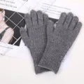 Grijs gebreide touchscreen handschoenen voor vrouwen, warme wollen winter handschoenen. - Middellange verticale strepen - Grijs