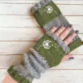 Modische Winter gestrickte fingerlose Handschuhe Stulpen mit schönem Pusteblumenmuster. - Löwenzahn Grün
