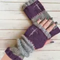 Modische Herbst und Winter Strick fingerlose Handschuhe mit Faith Stickerei Armwärmer. - Kreuz Lila