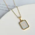 Titanstahl quadratische H Buchstaben Halskette mit Muschelanhaenger Damen Modeschmuck - Buchstabe H