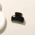 Elegant glossy black PC hair claw clip for medium hairstyles, high quality finish - Bulk (No Packaging) / Glossy Black