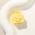 Elegante piccola molletta per capelli a forma di rosa gialla con finitura dopamina - Stile Rosa / 2.5cm / Giallo Perlato