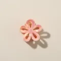 Simpatica molletta a fiori da 2,5 cm con finitura perlata rosa cangiante per ragazze. - Rosa Corallo Perlato