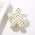 Pinza para el pelo de flor de plumeria crema con lunares negros, estilo dulce de vacaciones. - A Granel (Sin Embalaje) / Estilo Lunares Blanco (8cm)