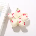 Pinza para el pelo con forma de plumeria y un diseño vibrante de cerezas rojas - A Granel (Sin Embalaje) / Estilo Estampado Cereza Blanco Crema (8cm)