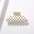 Pince à cheveux crème de 10,5 cm arborant un motif à pois noirs classique et élégant - Style à pois / 10.5cm / Blanc
