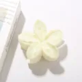 Pinza para el pelo con forma de flor de huevo y estampado de estrellas crema - A Granel (Sin Embalaje) / Estampado de Carambola Blanco Crema