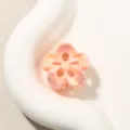 Piccola molletta per capelli a fiore a cinque petali color pesca da 2,5 cm su vassoio - Fiore a cinque petali / 2.5cm / Rosa Corallo Perlato