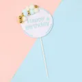 Ronde Happy Birthday taarttopper met pastelkleurige pompons en gouden kralen. - Pompon Happy Birthday Ronde Plaat - Blauw