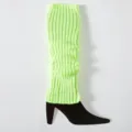 Neon gruene Strick Stulpen Detailansicht, weiche Winter Stiefelmanschetten und Socken Textur. - Einheitsgröße / Neongelb
