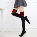 Calcetines altos de algodón negro estilo colegial con rayas rojas para mujer y cosplay. - Negro con tres rayas rojas