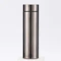 Moderner minimalistischer dunkelgrauer Rein-Titan-Isolierbecher für Business-Büro - 450ml / Silber