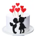Romantische taarttopperset met rode harten en kussend paar voor een speciale Valentijnsdag - 6 Harten Kussend Koppel Set
