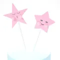 Decorazioni per torta a forma di stella rosa con faccine sorridenti e pon pon per compleanno - Stella Rosa con Pompon e Faccia Sorridente