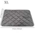 Vue détaillée du tapis thermique matelassé XL pour animaux avec des dimensions claires. - 72x115cm