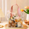 Bolsa de regalo de PVC transparente con margaritas y asas rosas, con decoraciones. - S / Bolsa de Asa Rosa con Hilo de Cola de Pez Rosa