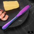 Regenbogen Buttermesser aus Edelstahl mit Löchern, 20,5 cm Länge zum einfachen Streichen - L / Irisierend