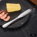 18cm Wellenschliff-Buttermesser aus Edelstahl mit Löchern zum Streichen von Butter - S / Naturfarben