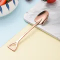 Eleganter herzförmiger Schaufellöffel aus roségoldenem Edelstahl für Dessert und Kaffee - Spitzschaufel / Roségold