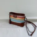 Bunte geflochtene Stroh-Umhängetasche mit braunem Lederbesatz ideal für den Strand - Mehrfarbig Braun (Einzeltasche)
