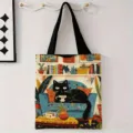 Vista detallada de la ilustración de gato en una bolsa de lona colgada de un gancho - Gato Negro en Sofá Azul (jiayingstd367) / 34*39cm