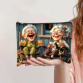 Detail van canvas make-up tas met vrolijke cartoonprint van lachende oma's en hond. - Lachen op Schommelstoel met Corgi Stijl (jiayingpbb0709)