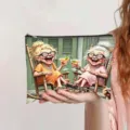Gedetailleerde weergave van een canvas make-uptas met grappige karikatuurprint. - Buiten Schommelstoel Lachen Stijl (jiayingpbb0710)