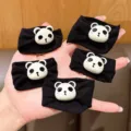 Detalle de cinco lindos elásticos para el pelo con dibujos de pandas para niñas - 5 Piezas / Panda Blanco y Negro (Oso Rojo de Angola Anillo de Toalla)
