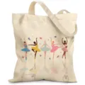 Vista detallada del estampado de bailarinas en un bolso tote de lona beige grande. - 芭蕾舞者主题款式(jiayingstd193) / 34*39cm