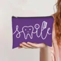 Paarse polyester make-uptas met een creatieve tand-smile grafische opdruk-print - Paars (Smile Tandheelkundig Thema)