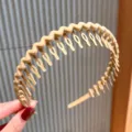 Beige anti-slip wavy headband with teeth for women face washing stylish hair hoop - Matte Wave Style / Light Coffee