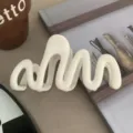 Minimalist creamy white wavy hair claw clip with a matte finish for elegant hairstyles - Large (10.5cm) / Frosted White