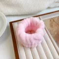Morbido polsino assorbente in microfibra rosa per lavare il viso senza spruzzi d'acqua - Un paio / Rosa