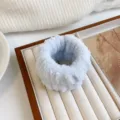 Polsino assorbente azzurro in peluche per la routine di pulizia e lavaggio viso - Un paio / Blu