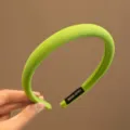 Cerchietto in tessuto verde neon con dettaglio etichetta fatta a mano - Verde