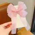 Elegante pinza para el pelo con lazo de organza rosa y bordado de mariposa para niñas - Mariposa Bordada Rosa