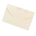 Primer plano de un sobre blanco vintage marfil minimalista para invitaciones y tarjetas - Estilo Blanco Crema (X013) / Blanco Roto