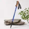 Bastoncino da trekking telescopico in alluminio a 3 sezioni con impugnatura ergonomica per outdoor. - Blu Oro
