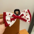 Pince à cheveux enfant avec nœud en tissu blanc à motifs cœurs rouges adorables. - Pince à cheveux à motif de cœur
