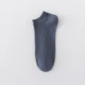 Chaussettes courtes fines unies pour hommes, chaussettes bateau en coton gris foncé avec bord côtelé. - Taille unique / Bleu Brume