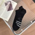 Schwarze Herren Sportsocken mit atmungsaktivem Design für Laufen, Fitness und täglichen Gebrauch. - Einheitsgröße / Schwarz