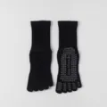 Black five-toe yoga socks with anti-slip grip soles, professional cotton Pilates socks. - One Size / Black