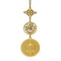 Detailansicht der goldenen Edelstahlkette mit Hexenknoten, Pentagramm und Benediktusmedaille - 3-Anhänger Stil / Gold