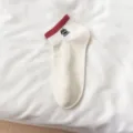 Chaussettes courtes blanches pour femmes avec broderie chat mignon et bord côtes rouge été. - Taille unique / Tête de Chat