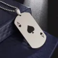 Edelstahl-Halskette mit Pik-As-Hundemarkenanhänger in Silber und Kugelkette. - Pik-Ass Poker-Hundemarke (HW19215 Silvery) / Silber