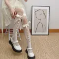 Zoete Lolita witte kanten kniekousen met satijnen strik en roosdetails voor dames mode - Eén maat / Wit