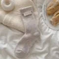 Thickened wool winter crew socks for women, cozy oatmeal ribbed knit socks with cute label. - One Size / Oatmeal