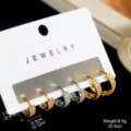 Detail van een 3-delige gouden en zilveren oorringenset met zirkoon micro-pave en maten - C-vormige Ring Micro-ingelegde Stijl (2-LQ0024-5500)