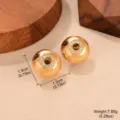 Vue détaillée de boucles d'oreilles boules dorées vintage avec œil de tigre et dimensions. - Style Boule Zircone / Style à Clip (2-7890J-5000)